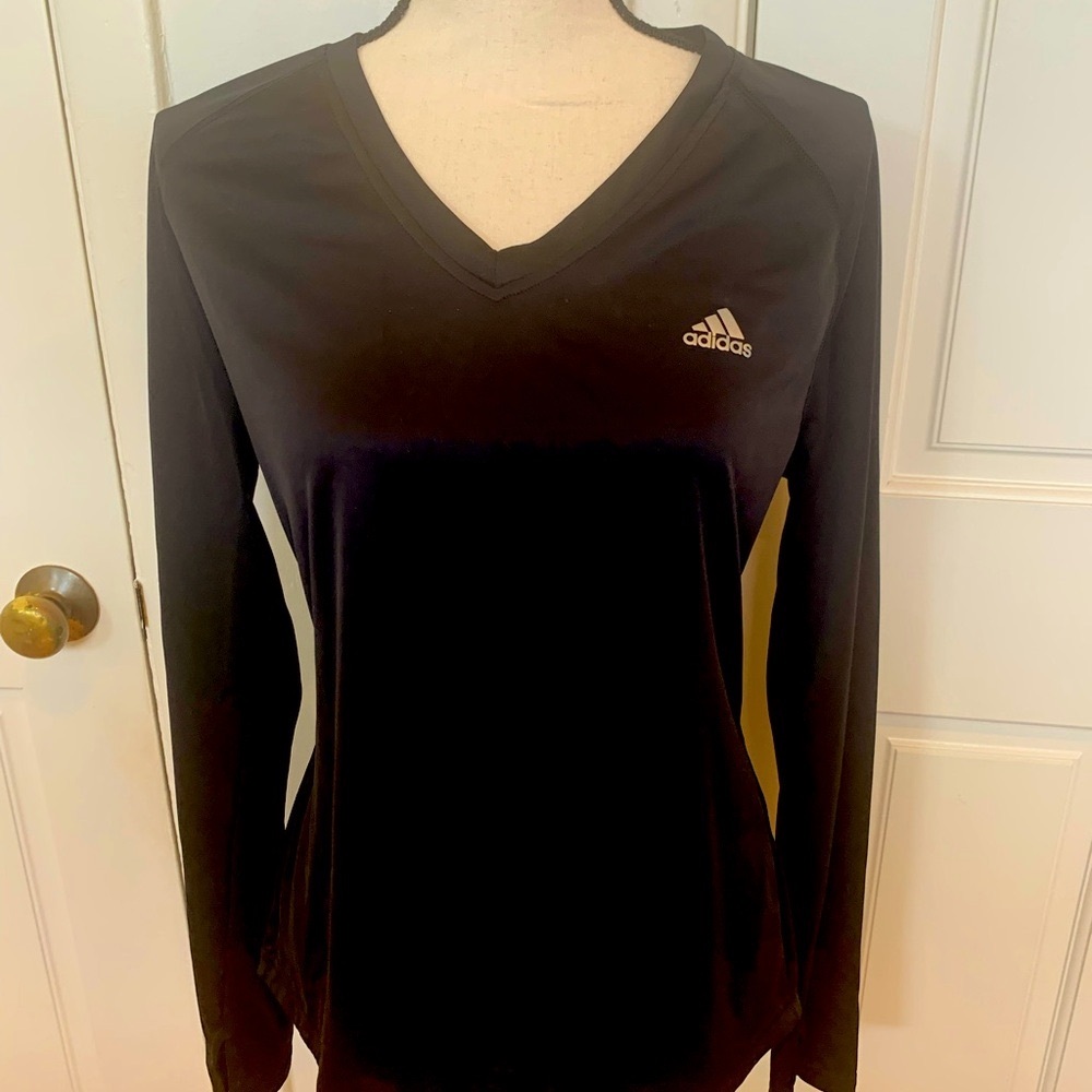 EUC Adidas V-neck top Size Large